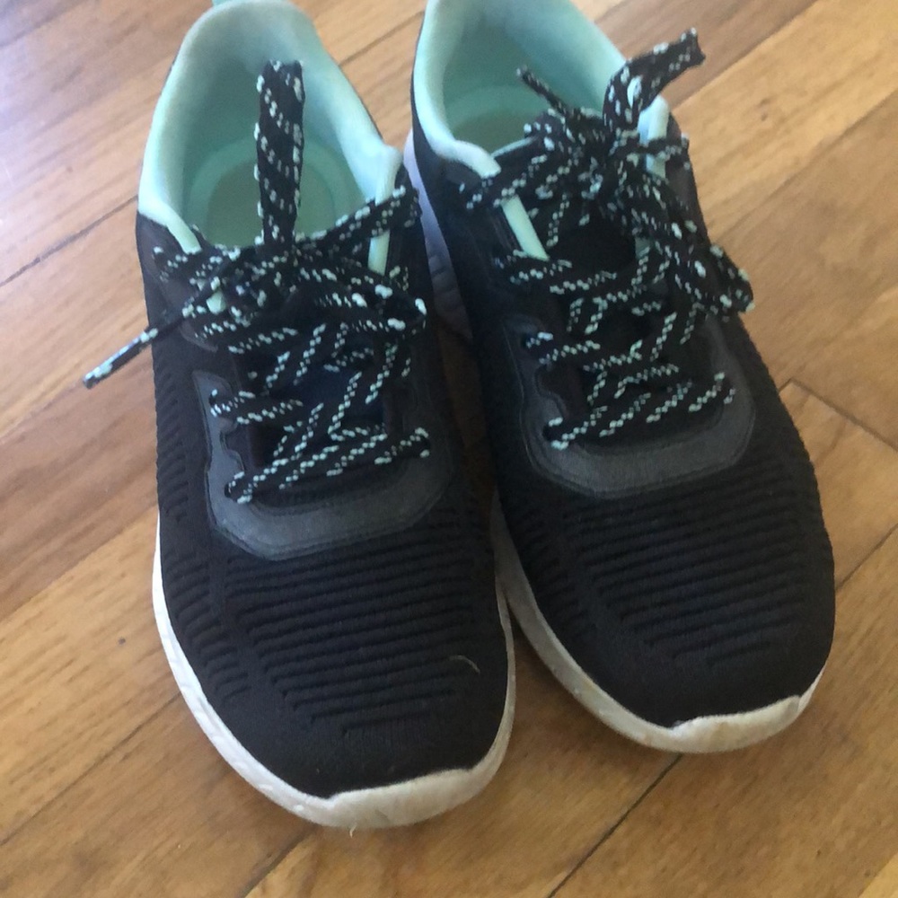 Used - Picture 2 of 3